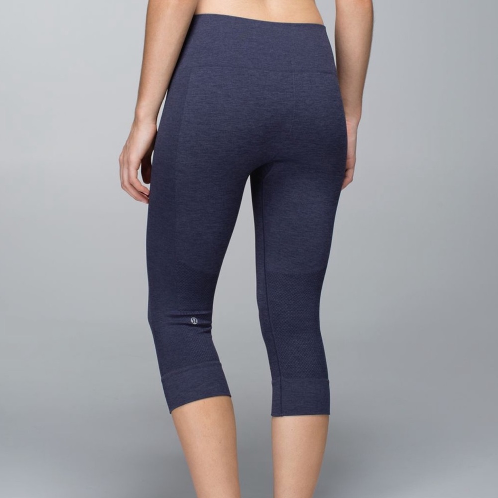 Lululemon seamlessly street crop cadet blue